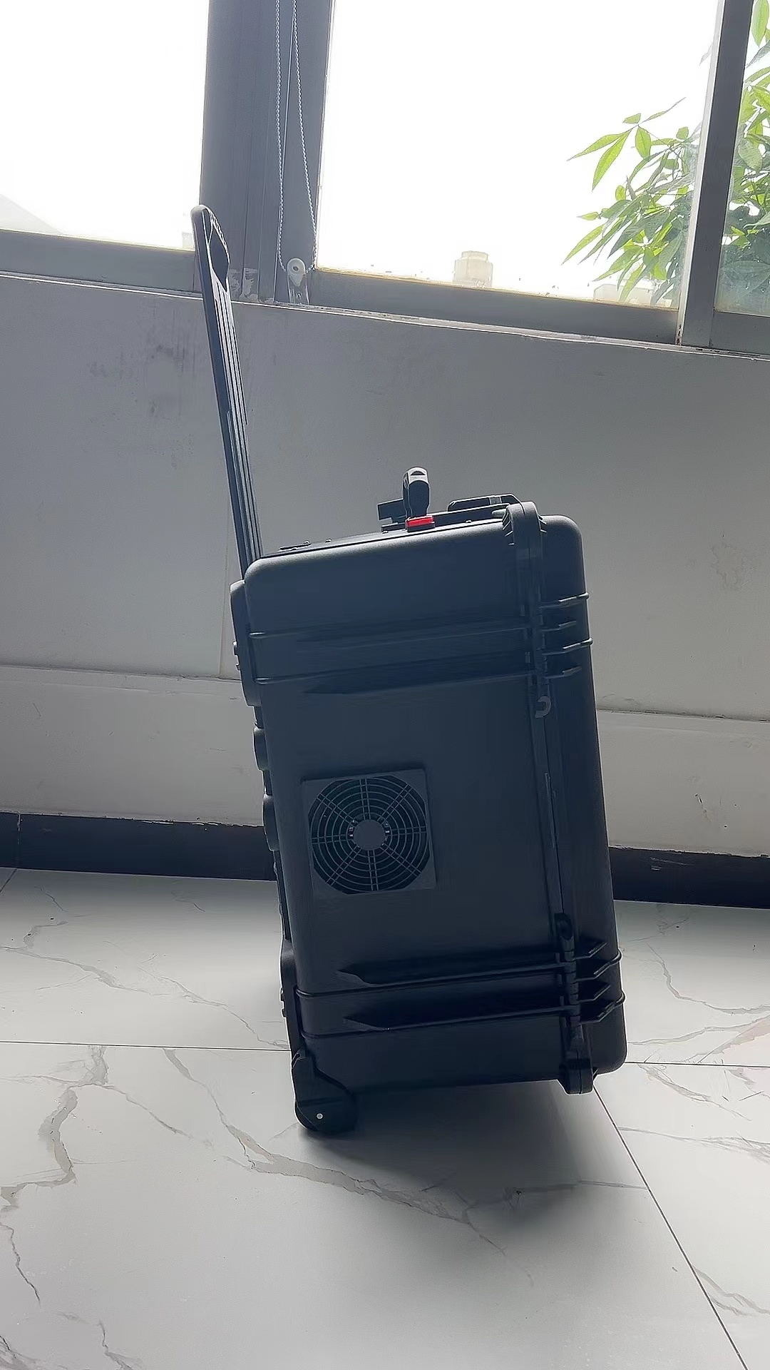 商城手拉箱型移动通信干扰器